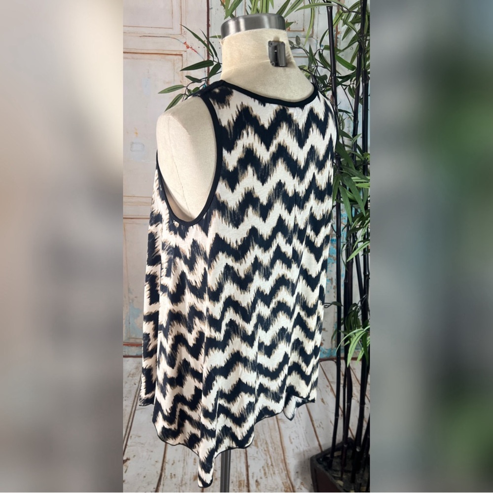 Boston Proper Chevron Crochet Turquoise Embellished Trapeze Top - Picture 6 of 7
